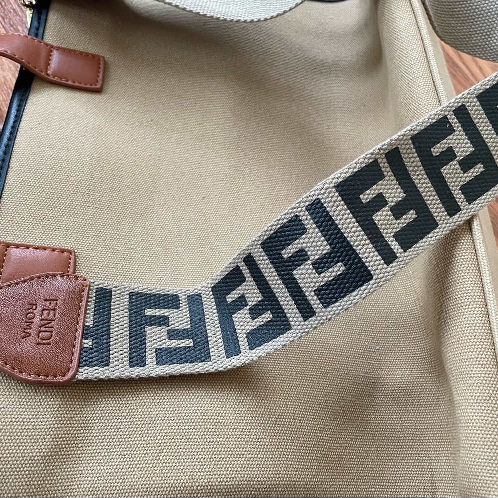 Handbag - Picture 3 of 4